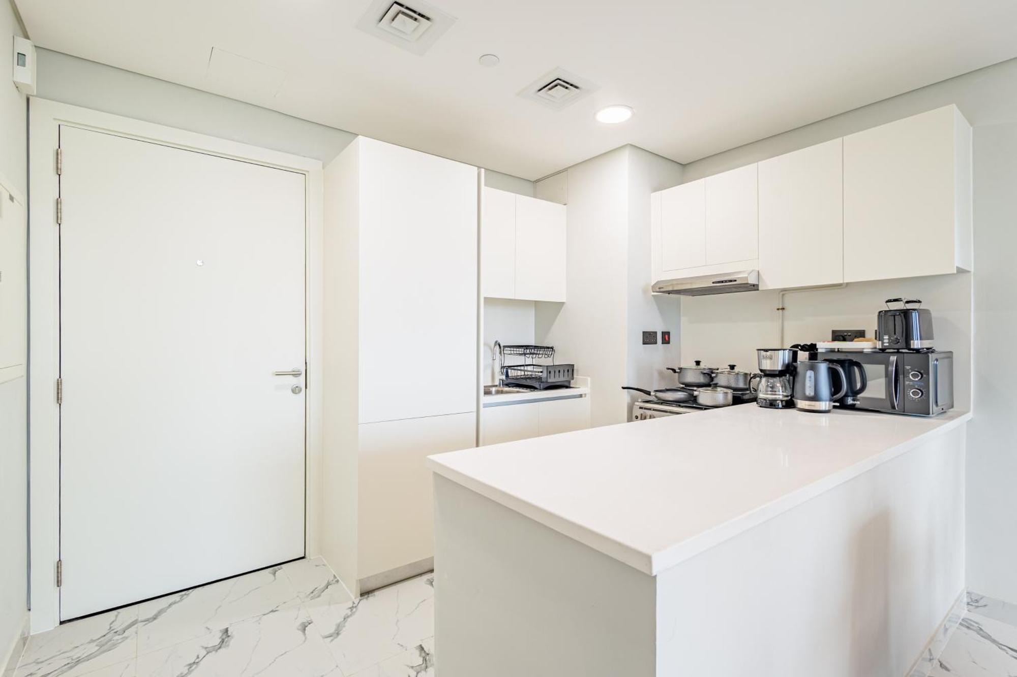 Apartment Full Canal View - Upgraded - Huge Balcony - 5 Min Walk From Adgm, Cleveland & Galleria - Ideal For Corporate Guests & Business Professionals *