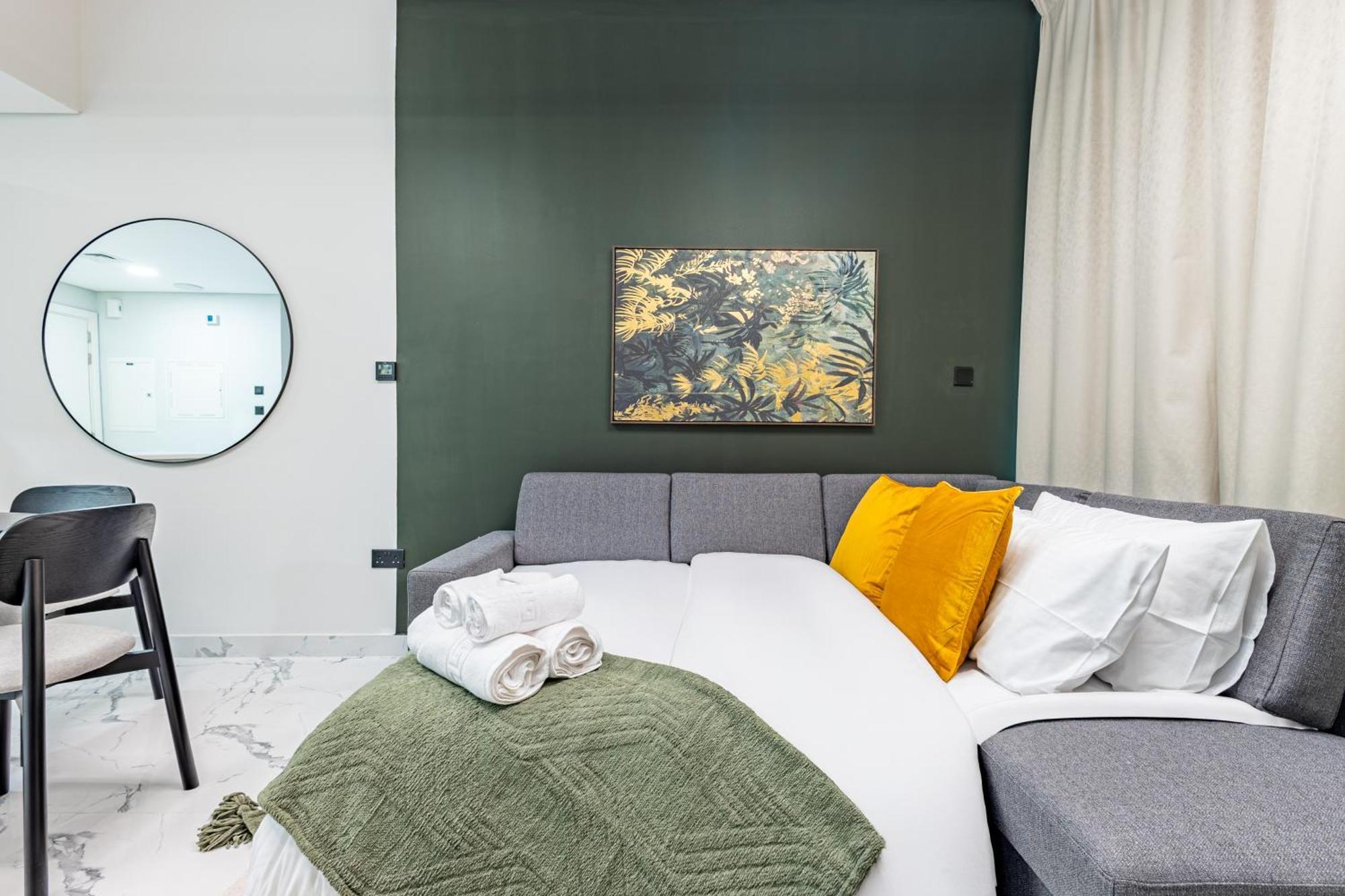 Full Canal View - Upgraded - Huge Balcony - 5 Min Walk From Adgm, Cleveland & Galleria - Ideal For Corporate Guests & Business Professionals *